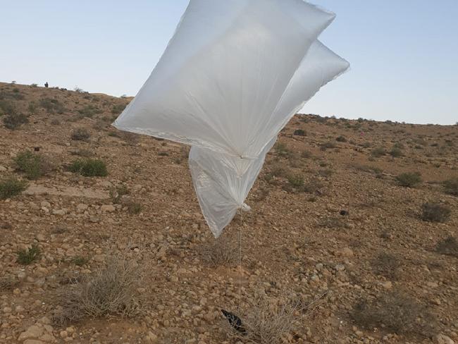 В Натив а-Асара с дрона сняли взрыв заминированных воздушных шаров. ВИДЕО