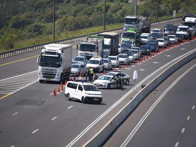 Из-за блокпостов полиции на дорогах Израиля образовались автомобильные пробки
