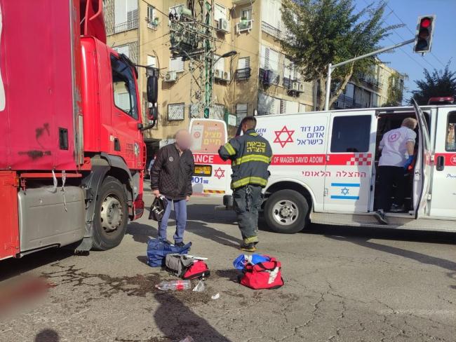 В Бат-Яме грузовик сбил пожилую женщину, пострадавшая в тяжелом состоянии