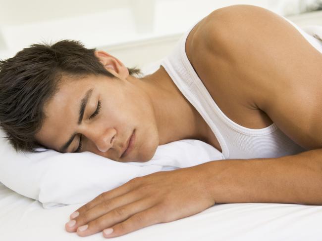 Ученые рассказали о пользе долгого сна в выходные