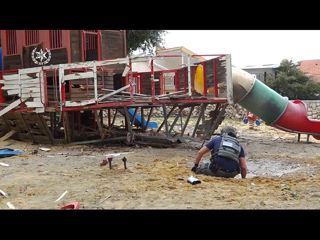 Видео: ракета взорвалась на детской площадке в Сдероте