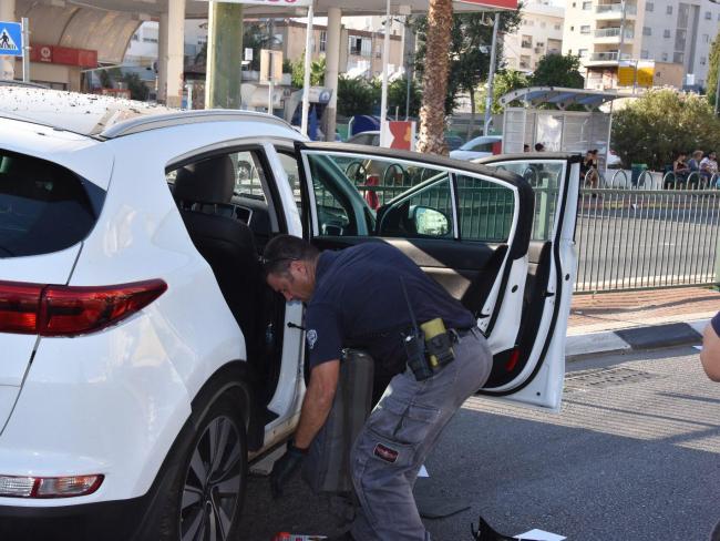 Взрыв в автомобиле в Хайфе, тяжело ранены два человека