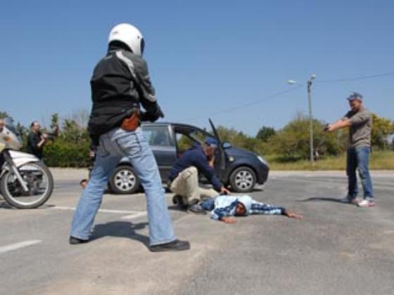 В районе Гуш Эциона задержан араб, пытавшийся поджечь автобусную остановку