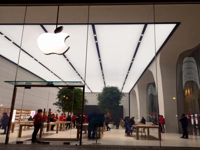Обвал Apple: продажи сократились на 16%