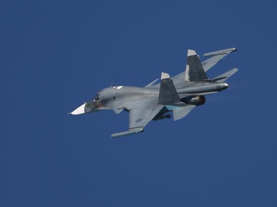 В Иркутске военный самолет Су-30 упал на жилые дома