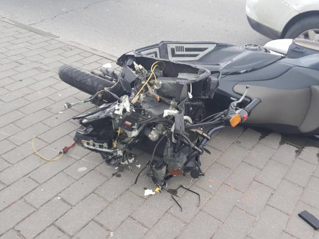 В Иерусалиме автомобиль сбил мотоциклиста