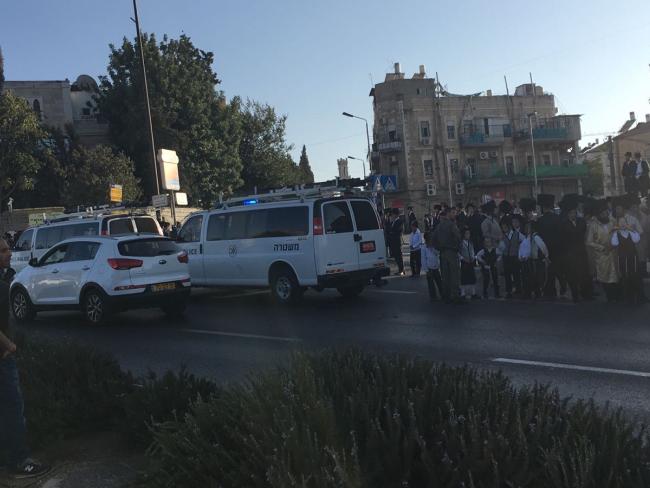 В Иерусалиме харедим и светские по соседству протестовали друг против друга - фото