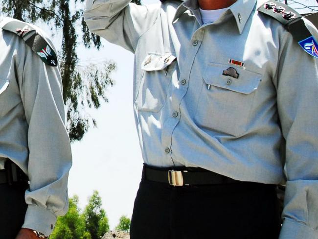 Кнессет сократил пенсию военных, перешедших на госслужбу