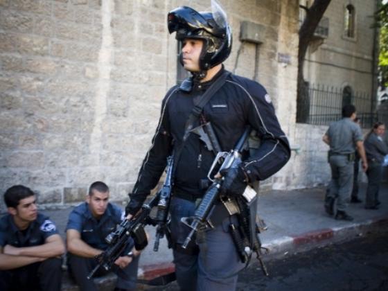 Израильские полицейские поднялись на Храмовую гору для наведения порядка