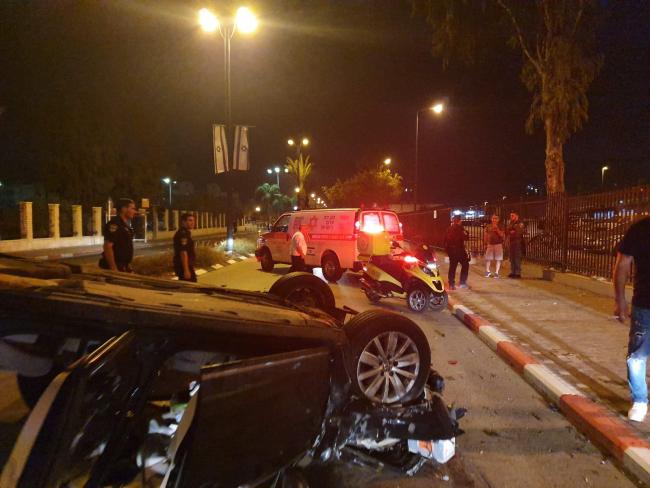В Ашкелоне перевернулся автомобиль, пострадали три человека