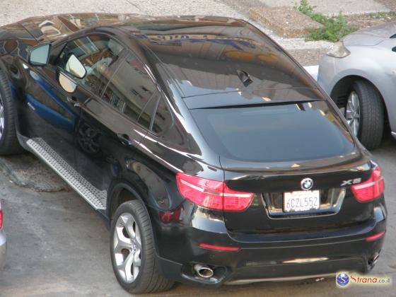 Муж обвинил владельцев парковки в смерти жены, которая рухнула на BMW с 6 эатажа