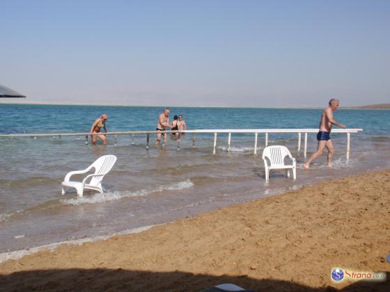 На одном из пляжей Мертвого моря утонул 67-летний мужчина