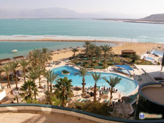 Девять человек получили легкое отравление хлором в одном из отелей Мертвого моря