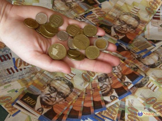 Житель Рамле заплатил 24 тысячи шекелей штрафа за плакат в поддержку Нетаниягу монетами в 10 агорот
