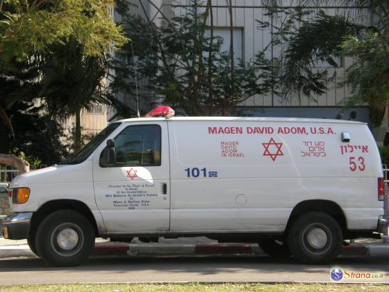 В Тель-Авиве 30-летний мужчина получил ножевое ранение