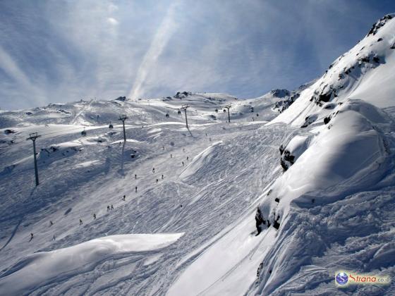 На курорте Церматт в швейцарских Альпах «застряли» около 9.000 туристов