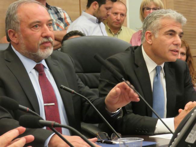 Либерман и Лапид объединились в борьбе за статус Израиля в мире (ФОТО)