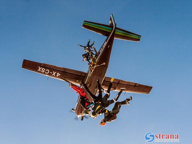 Впервые в истории скайдайвер прыгнул без парашюта с высоты семи с половиной тысячи метров