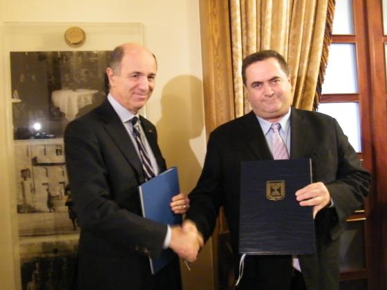 Израиль и Италия подписали соглашение о водительских правах
