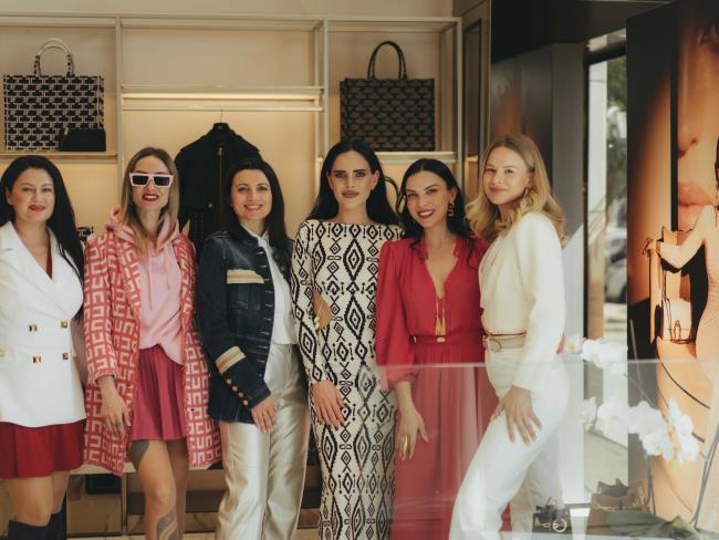 Со знаком «fashion»: известные блогеры примерили модели весенней коллекции итальянского бренда ELISABETTA FRANCHI