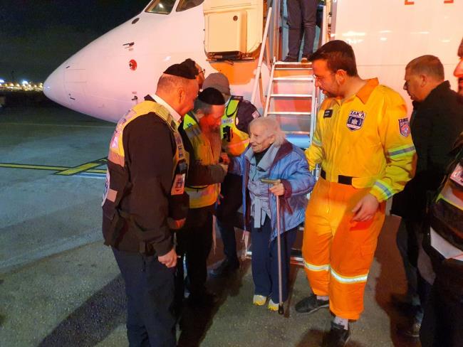 ЗАКА эвакуировали из Украины 100-летнюю женщину, пережившую Холокост