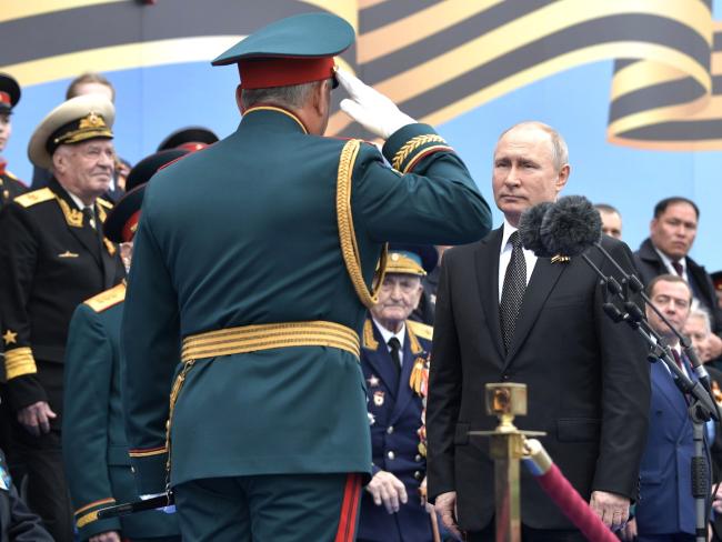 Business Insider: Маск отложил приобретение Twitter из опасений, что 9 мая Путин развяжет мировую войну