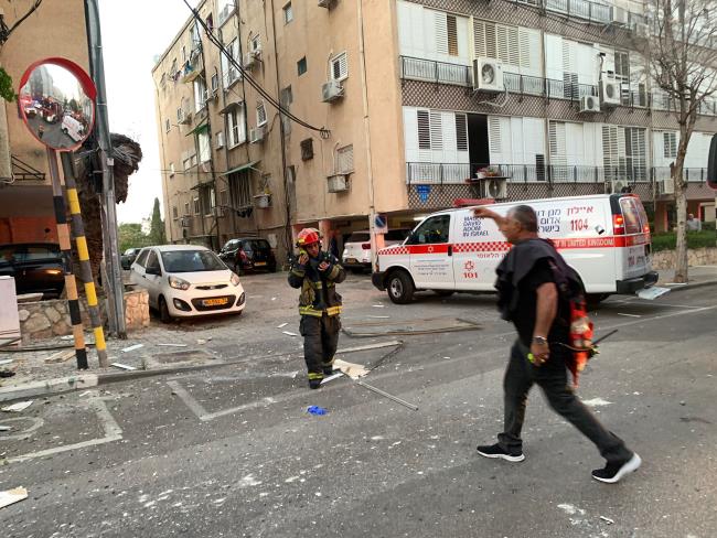 В Ришон ле-Ционе в результате пожара пострадали двое мужчин