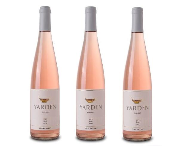 Розовое вино к «белому» празднику