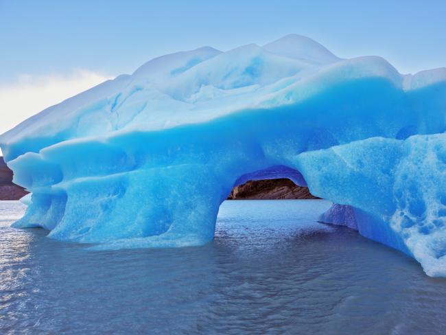 В одном из ледников Антарктиды обнаружена стокилометровая трещина