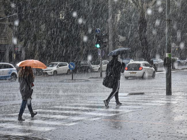 Прощание с зимой: весенняя буря в Израиле, с ливнем и снегопадом