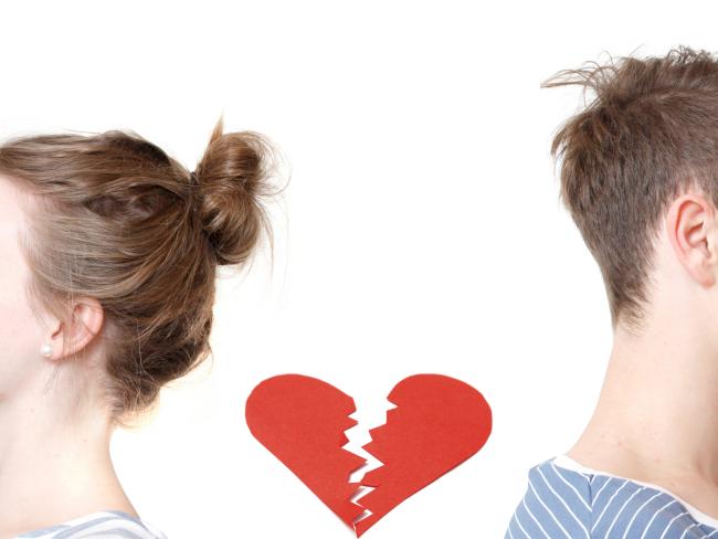 Тель-Авив: муж потребовал развод из-за покемонов и синдрома собирательства