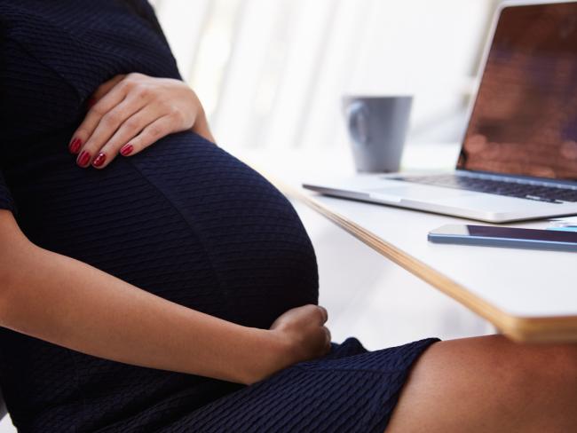Правительство дало право работодателям отправлять беременных в неоплачиваемый отпуск