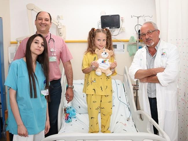 Впервые в Израиле: в больнице «Шнайдер» робот-хирург удалил девочке долю легкого