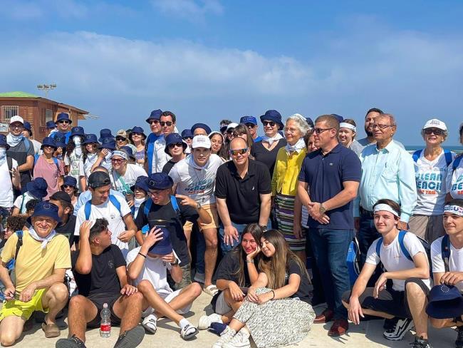 Послы стран Европы приняли участие в большой уборке Бат-Ямского пляжа