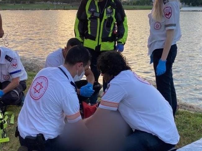 В тель-авивском парке «Даром» едва не утонул в озере 35-летний мужчина