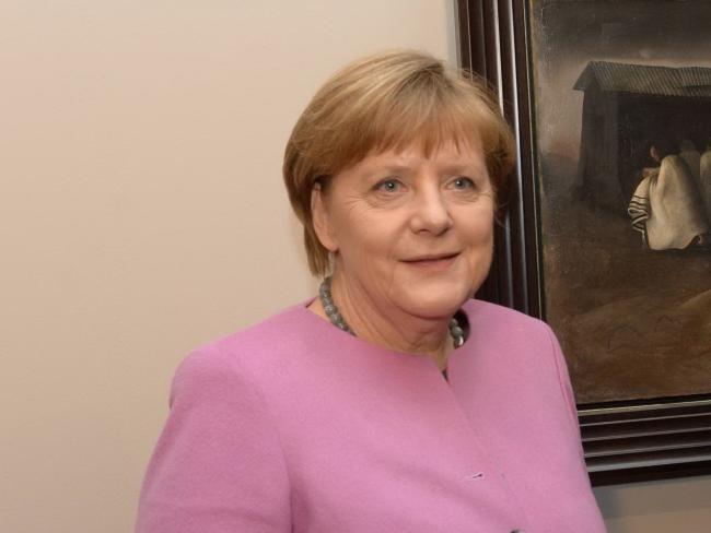 Ангеле Меркель снова стало плохо на официальном мероприятии