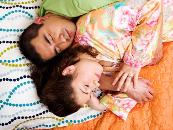 Женщины спят на 19 минут больше мужчин