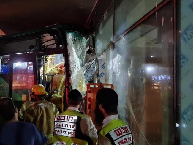 В Иерусалиме автобус насмерть сбил пожилого мужчину, водитель в тяжелом состоянии