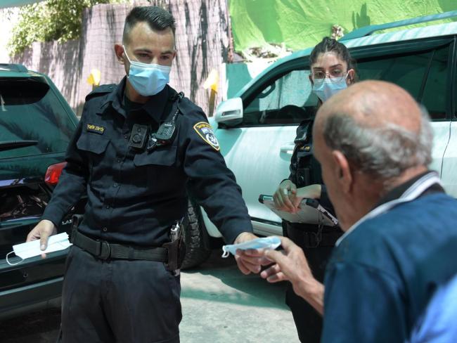 Полиция против коронавируса: за отсутствие маски снова штрафуют