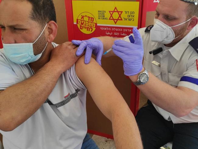 Минздрав Израиля: бустерную вакцинацию прошли более 3 миллионов человек