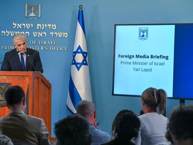 Яир Лапид провел брифинг для журналистов иностранных СМИ на тему ядерного оружия
