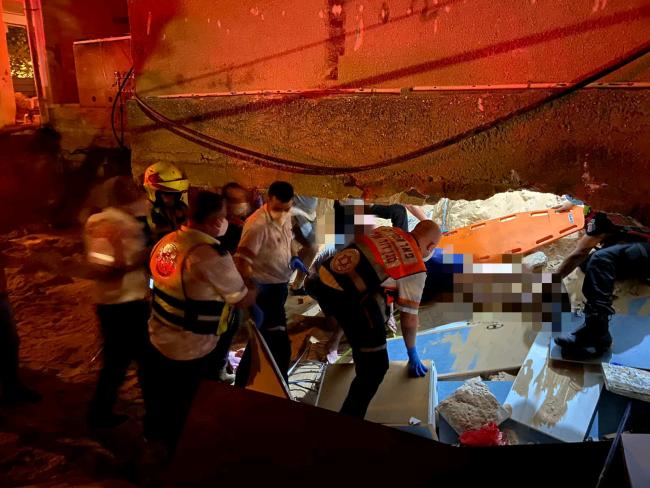 Ришон ле-Цион: три человека получили ранения при обрушении пола жилого здания