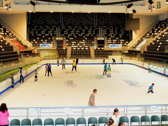 Хайфский «Ахлакерах» приглашает покататься на коньках жарким летом