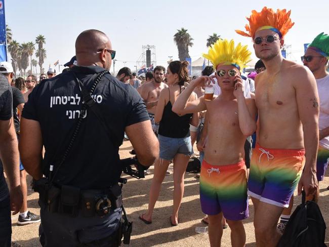 В Тель-Авиве на  Параде гордости, задержаны палестинские арабы, у одного из которых был нож