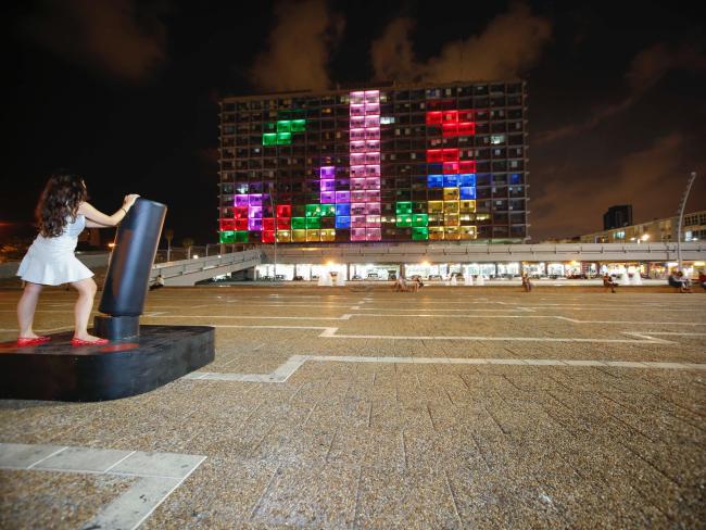 Тель-Авив: играем по  большому: тетрис на здании мэрии