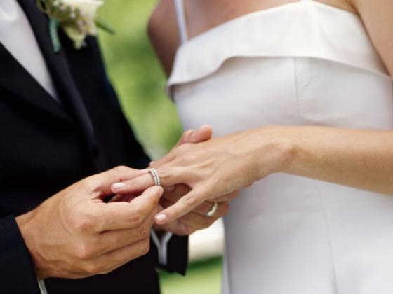 Священник начал церемонию венчания без невесты