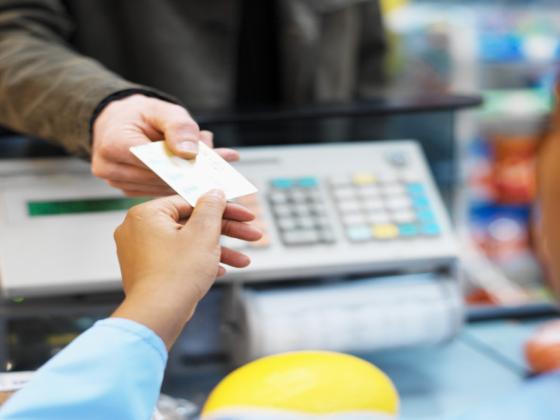 67,4% израильтян не будут покупать в магазинах , где плохо относятся к работникам