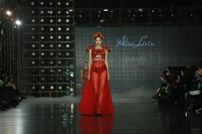 «Красная Королева» на Харбинской неделе моды 2018 года