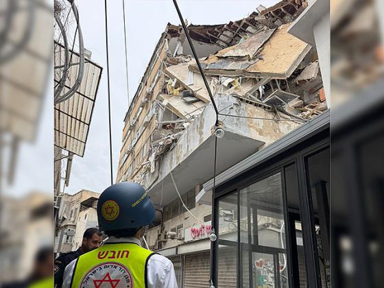 Частичное обрушение здания в Тель-Авиве: пожарные ищут под завалами людей