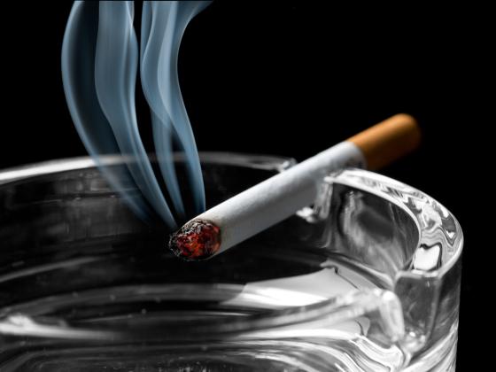 Курящие израильтяне потратили за год на сигареты 8 млрд шекелей